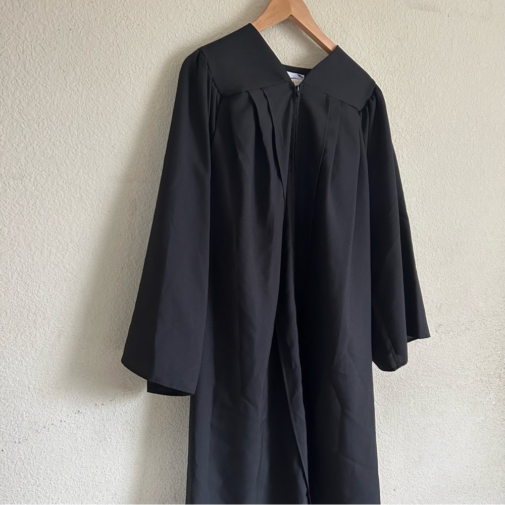 Achievers your graduation planner black graduation robe - Picture 5 of 9